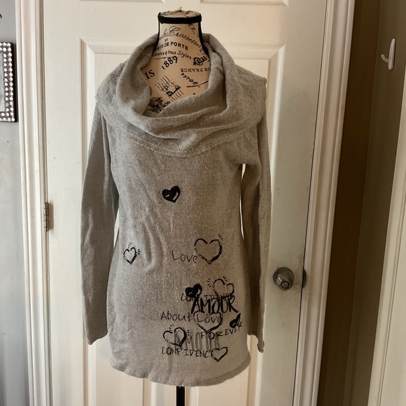 Mary Claire Sweaters - Mary Claire medium ultrasoft Cowl neck sweater